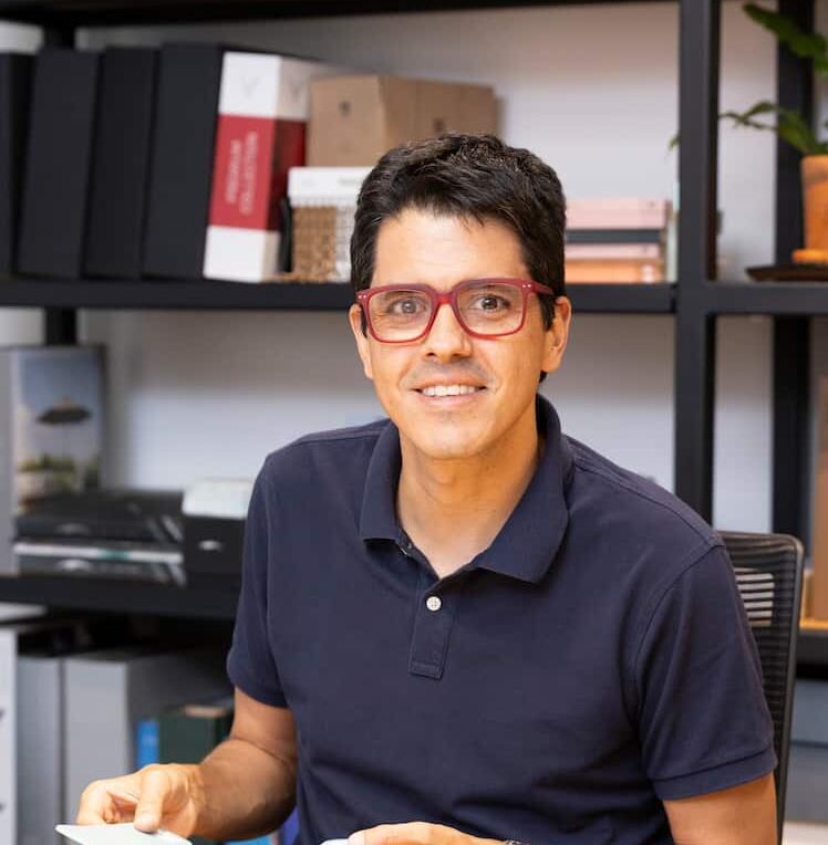 EDUARDO VÁSQUEZ DIRECTOR DE PROYECTOS
